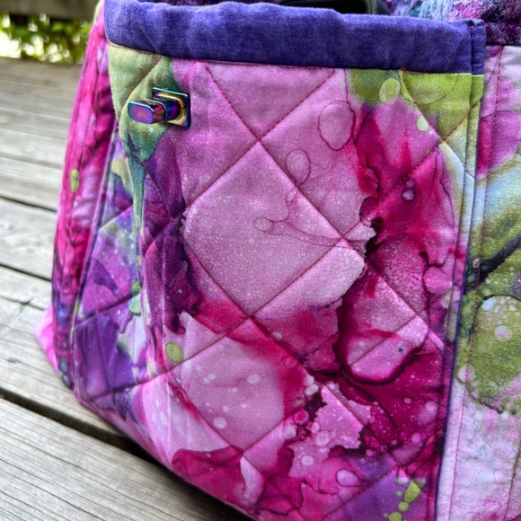 Quilted Oversized Tote Bag - Picture 9 of 10